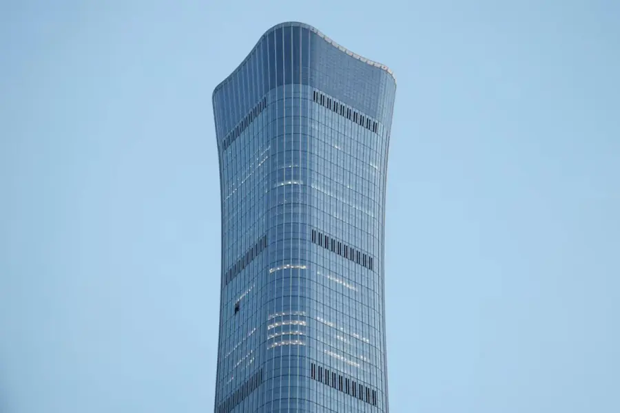 Citic Tower, el edificio donde colision&oacute; la avioneta. Foto: Infobae.