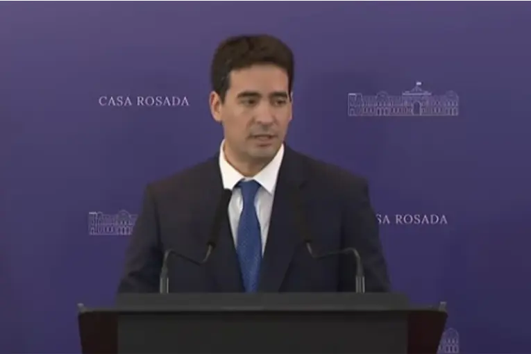 Adrián Ravier asumió su cargo y aseguró: Es un honor ser la voz del Presidente