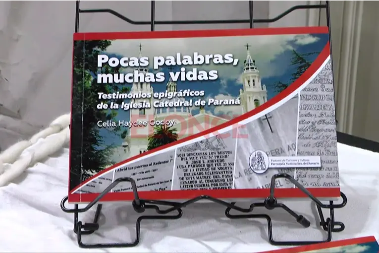 Presentaron el libro Pocas palabras, muchas vidas en la Catedral de Paraná