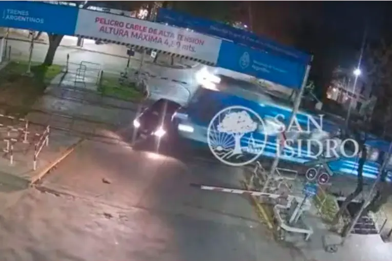 Nuevo video del accidente de Ernestina Pais muestra el momento en que su auto es chocado