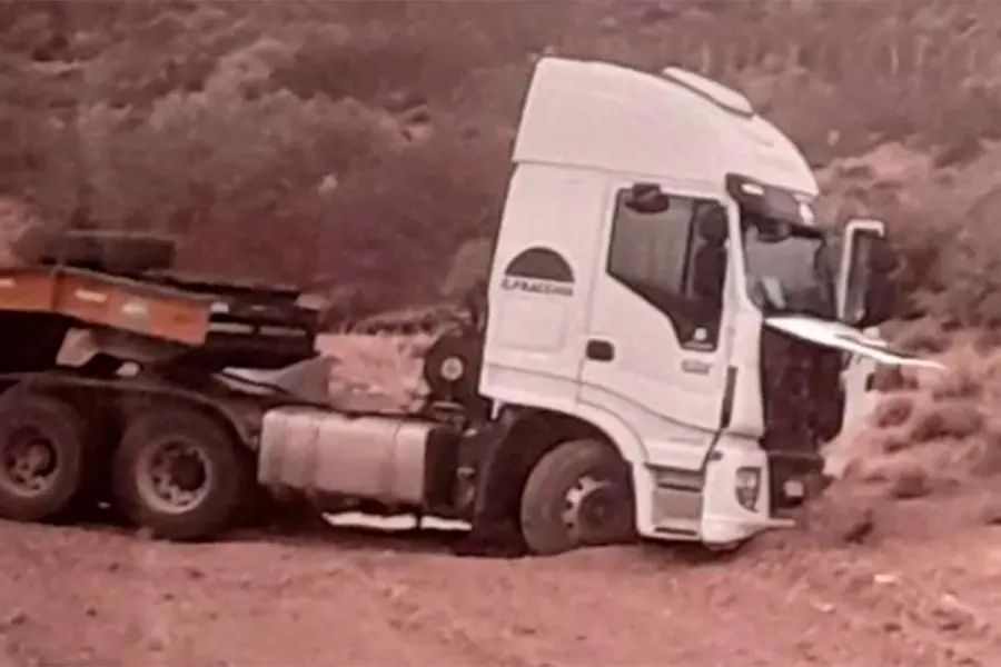 As&iacute; qued&oacute; el cami&oacute;n tras el impacto