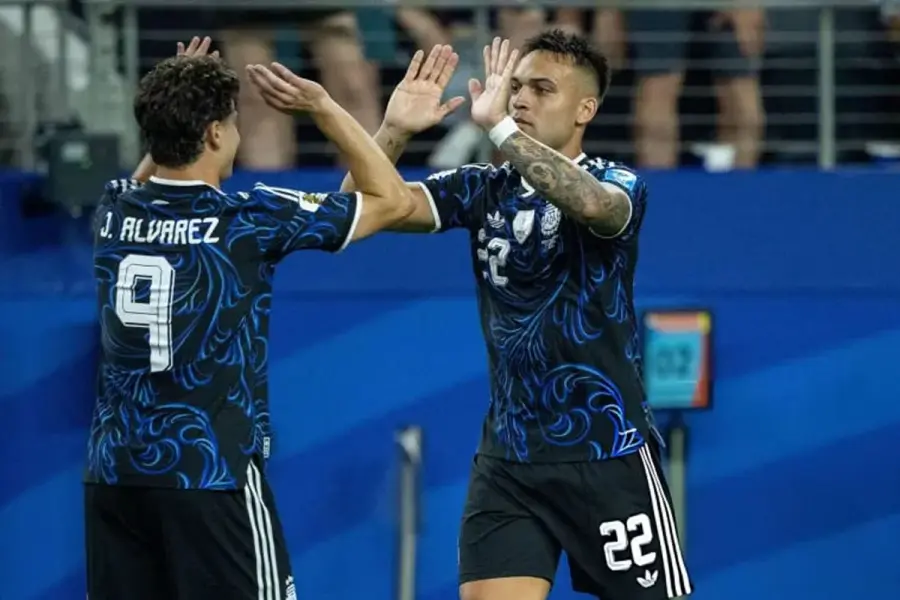 Juli&aacute;n &Aacute;lvarez y Lautaro Mart&iacute;nez.