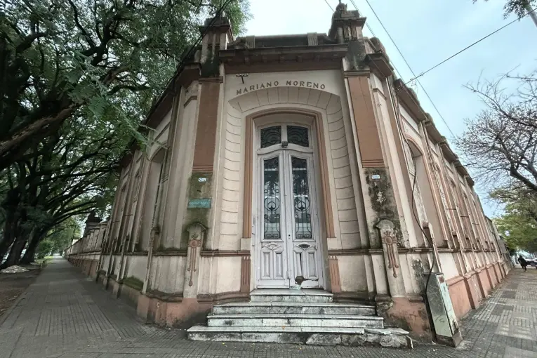 Restaurarán la Escuela Mariano Moreno de Paraná, un edificio de 1911 declarado patrimonio provincial