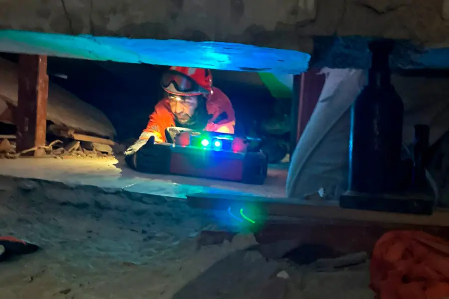 Tareas de rescate tras terremotos en Venezuela (foto Mariano Gastiazoro)