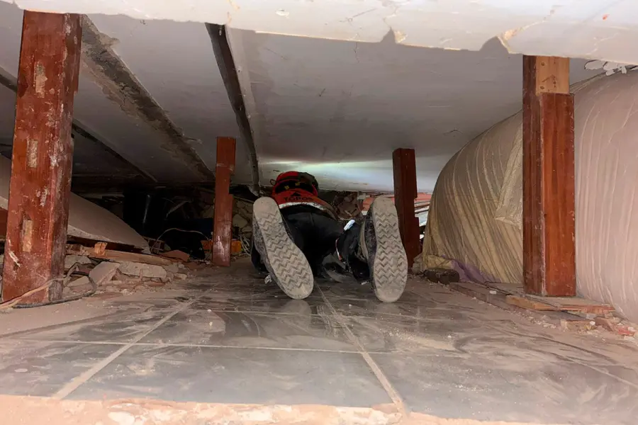 Tareas de rescate tras terremotos en Venezuela (foto Mariano Gastiazoro)