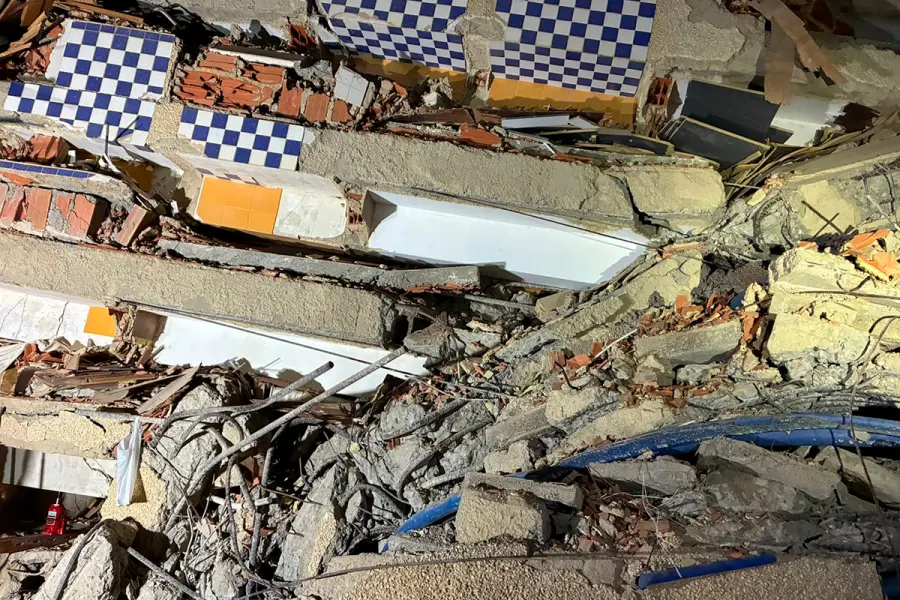 Tareas de rescate tras terremotos en Venezuela (foto Mariano Gastiazoro)