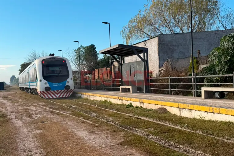 Realizaron pruebas del tren Paraná - La Picada y vecinos reclamaron que vuelva el servicio