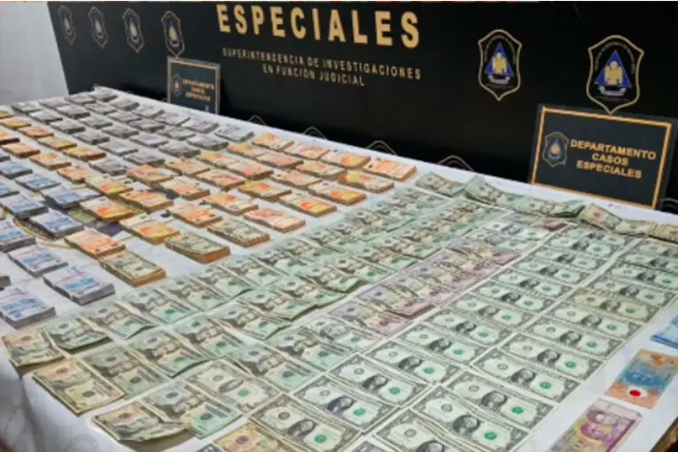 Secuestraron $43 millones y dólares tras allanamientos en Buenos Aires por robos multimillonarios en Chajarí