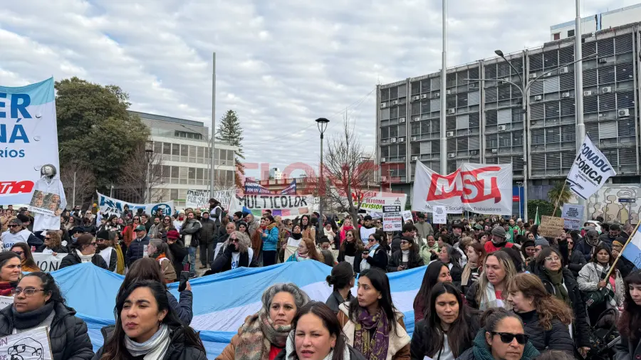Multisectorial en Defensa de la Caja (foto Elonce)
