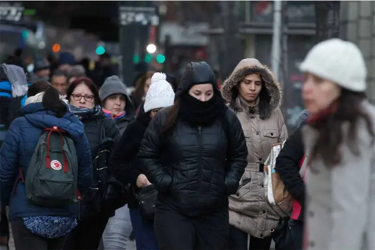 La ola polar persistirá varios días y anticipan temperaturas hasta 10 grados bajo lo normal