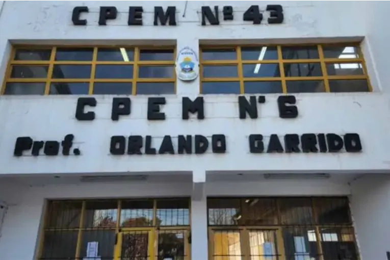 Alumno llevó un arma de fuego a la escuela e hirió a un compañero