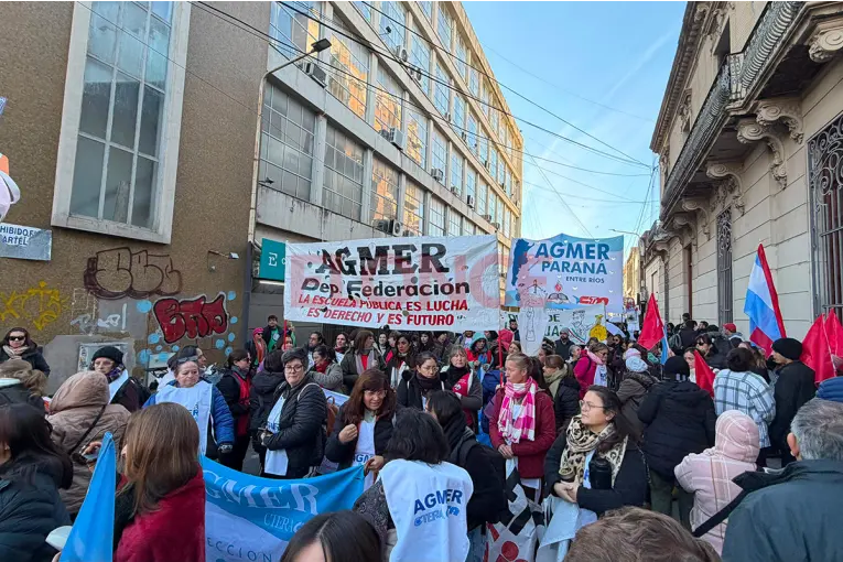 Multisectorial en Defensa de la Caja se movilizó en Paraná contra el proyecto de reforma previsional