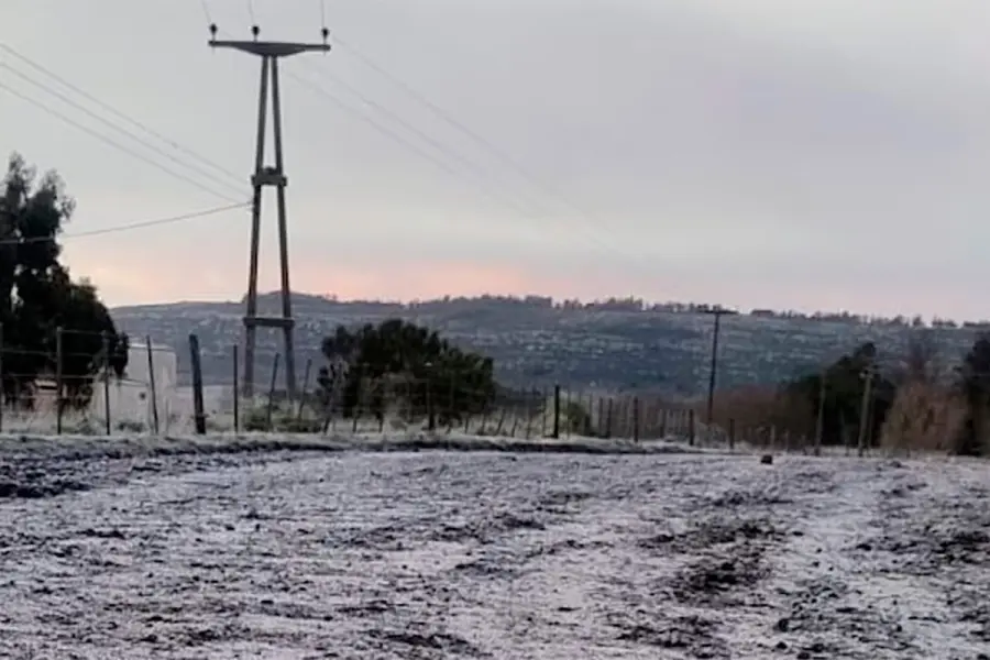 La localidad bonaerense de Ayacucho, de blanco por la nieve