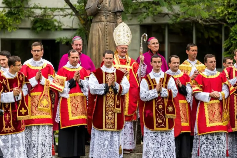 Fraternidad Sacerdotal San P&iacute;o X
