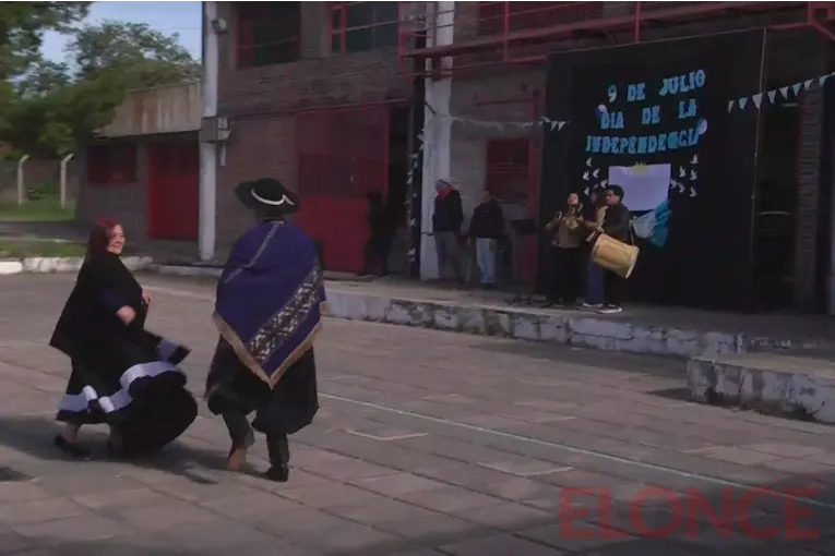 La Escuela Técnica Nº 5 celebró el Día de la Independencia con una peña folclórica