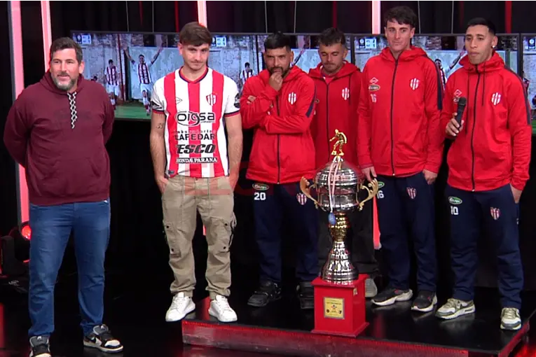 Atlético Paraná campeón de la Copa Túnel: resaltaron el esfuerzo del grupo que hizo historia