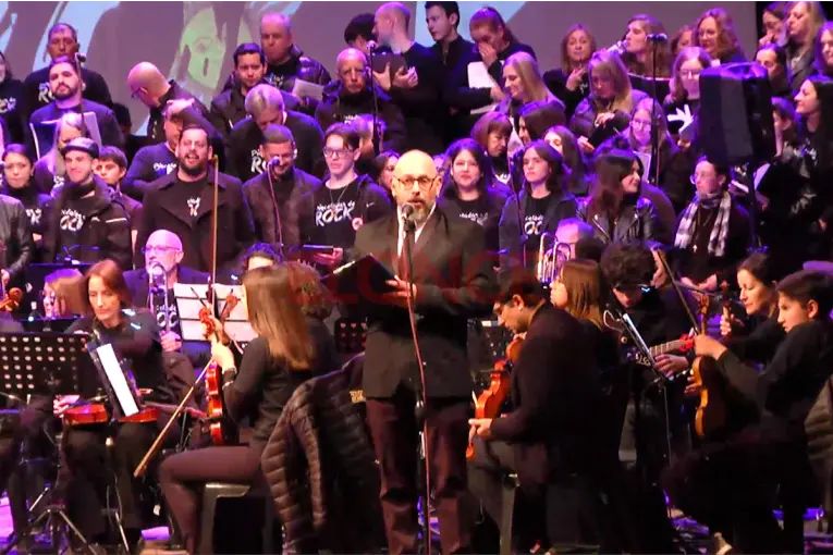 Pinceladas de Rock recreó clásicos nacionales en espectáculo coral y sinfónico: videos
