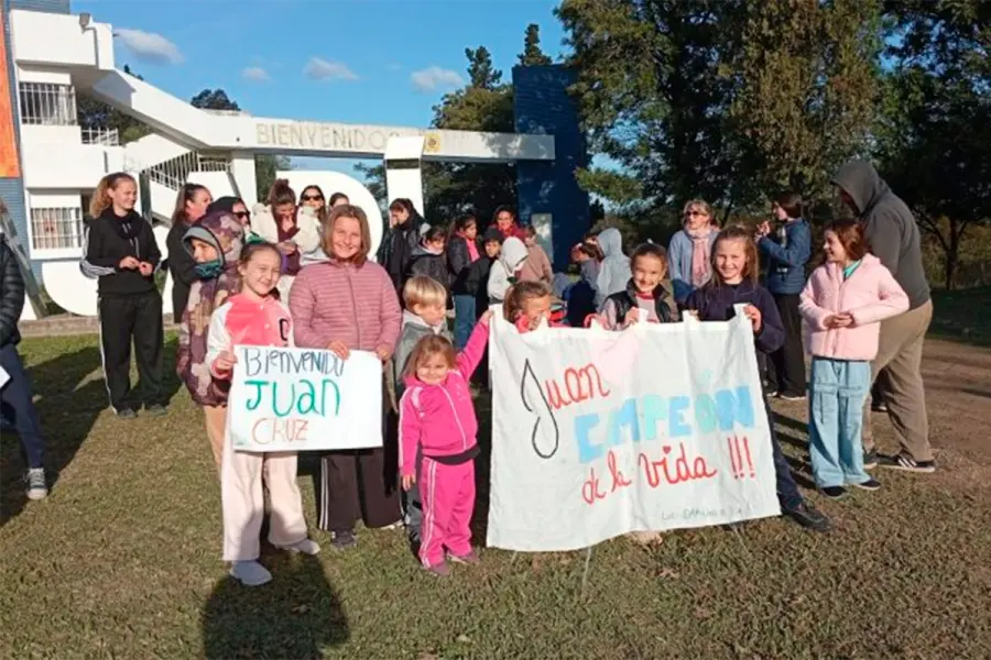 Juan Cruz recibi&oacute; el alta y volvi&oacute; a Chajar&iacute; (foto Chajar&iacute; al d&iacute;a)