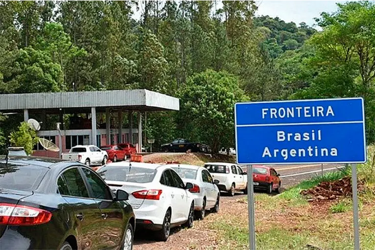 La crecida del río Uruguay mantiene cerrados cuatro pasos internacionales y registró la mayor del año en Corrientes