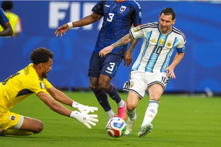 Con gol de Messi, Argentina le gana 1-0 a Cabo Verde y se mete en octavos del Mundial
