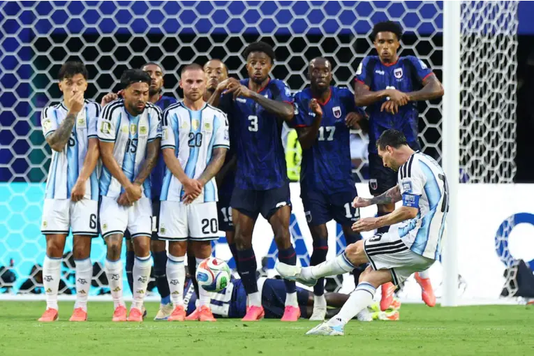 Argentina se pone en ventaja en el tiempo extra: le gana 3-2 a Cabo Verde y pasa a octavos