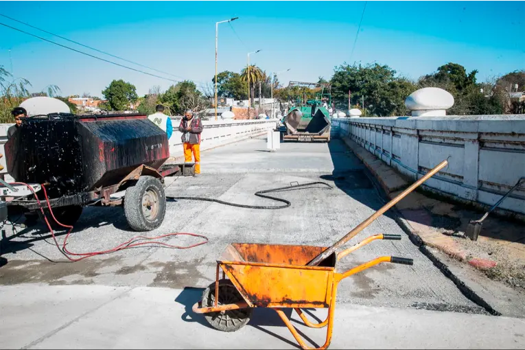 Rehabilitan el tránsito vehicular en el Puente Blanco tras finalizar las obras