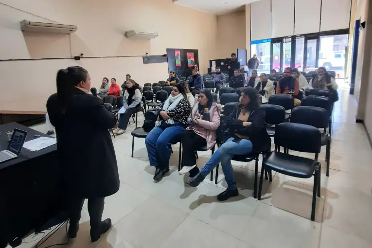 Capacitaron en San José sobre comunicación responsable en salud mental y prevención del suicidio