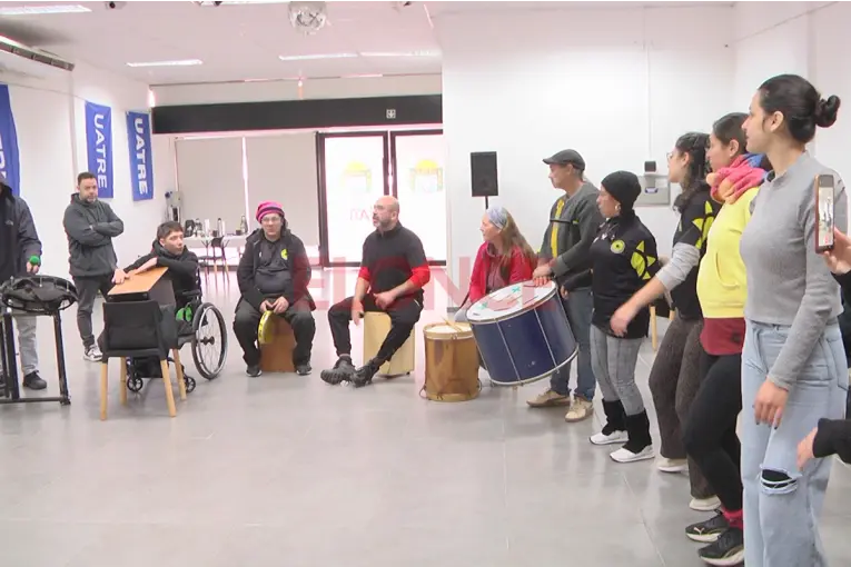 Realizaron un taller de percusión afrobrasileña para fortalecer el carnaval paranaense