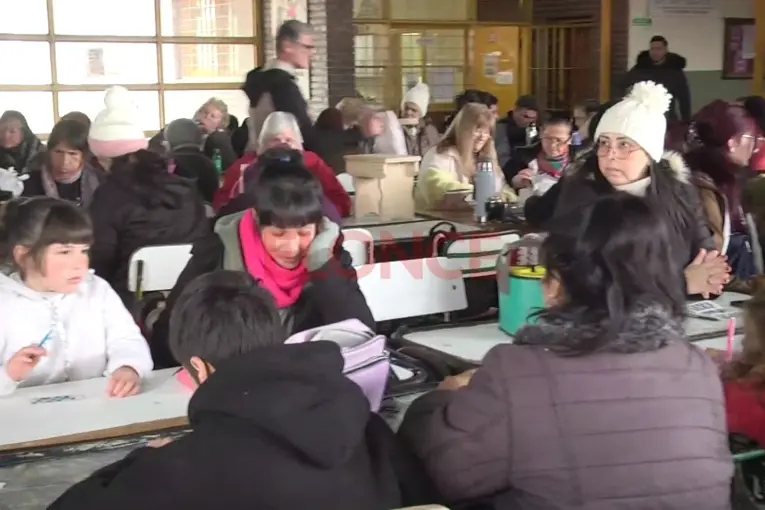 Bingo en la ENET Nº1: amplia convocatoria para apoyar a la escuela y fortalecer el trabajo comunitario
