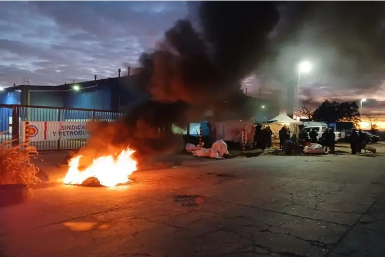 Protesta de trabajadores despedidos en Gualeguaychú: anunciaron tres movilizaciones durante la semana