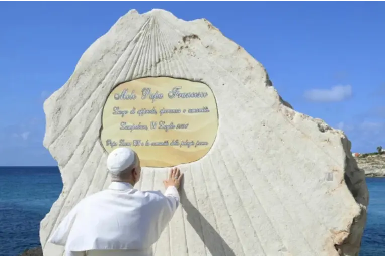 El Papa León XIV visitó Lampedusa y pidió a Estados Unidos y Europa acoger a los migrantes