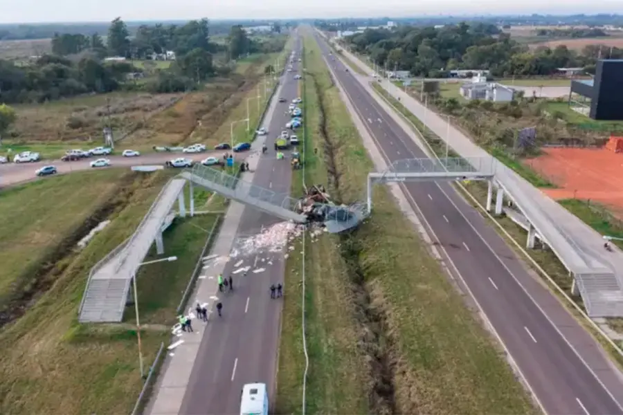 Camionero murió tras chocar contra un puente peatonal (fuente Diario Chaco)