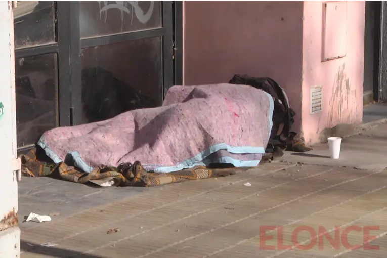 Refuerzan asistencia a personas en situación de calle en Paraná: hubo dos casos de hipotermia