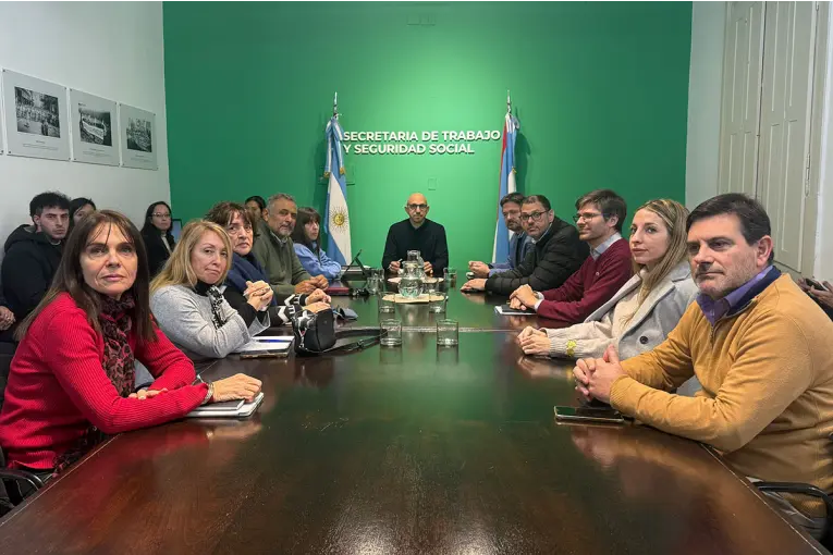 El Gobierno y los gremios estatales retoman hoy la paritaria salarial en Entre Ríos