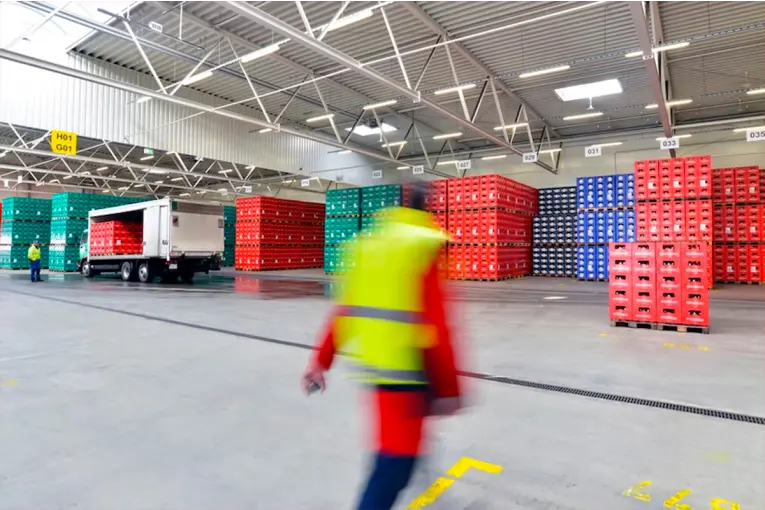 Cerró una distribuidora de bebidas y despidió a 220 trabajadores