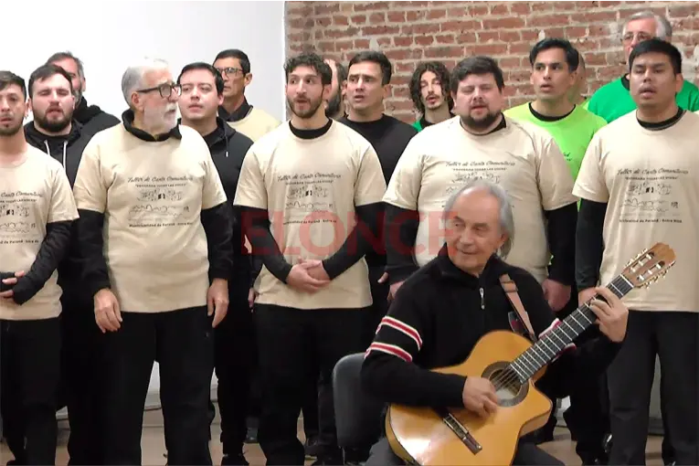 El programa "Todas las Voces" celebró sus 30 años y distinguió a los hacedores del Coro de la Ciudad