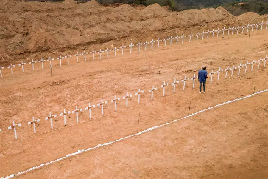 Cementerio de emergencia en Venezuela (fuente Chelo Chamaco - El Pa&iacute;s)
