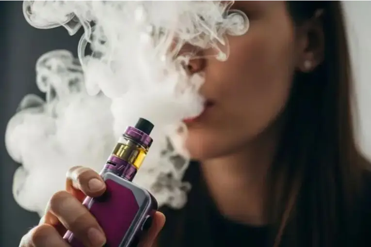 Vapeadores: el Gobierno estableció nuevas advertencias sanitarias obligatorias en envases y publicidad
