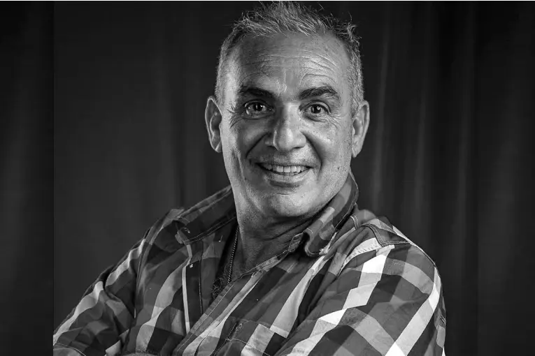 Murió Fabián Haiek, fotógrafo y titular del histórico kiosco "Parada Rivadavia"