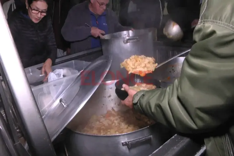 Parroquia La Piedad reforzó la asistencia con recorridos nocturnos y entrega de comida