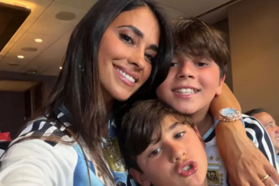 Antonela Roccuzzo se mostr&oacute; junto a sus hijos.