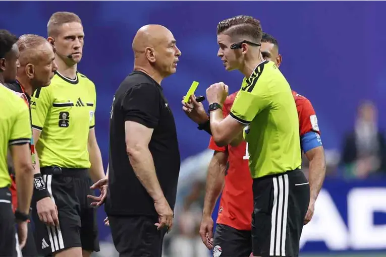 La FIFA defendió el arbitraje de Argentina-Egipto y rechazó las acusaciones