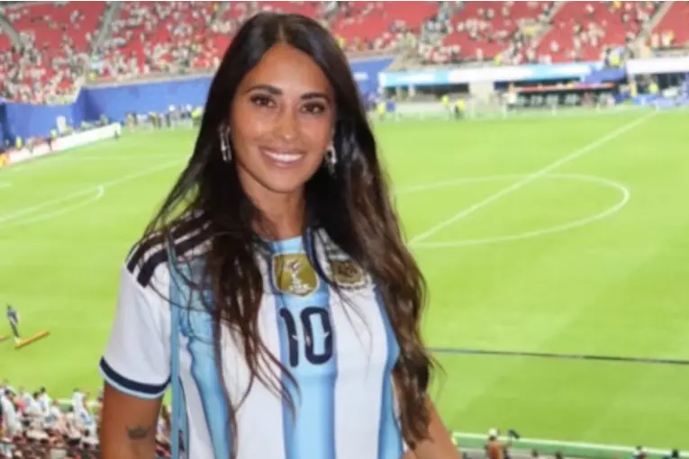 Antonela Roccuzzo le dedicó un tierno mensaje a Messi luego del triunfo de Argentina
