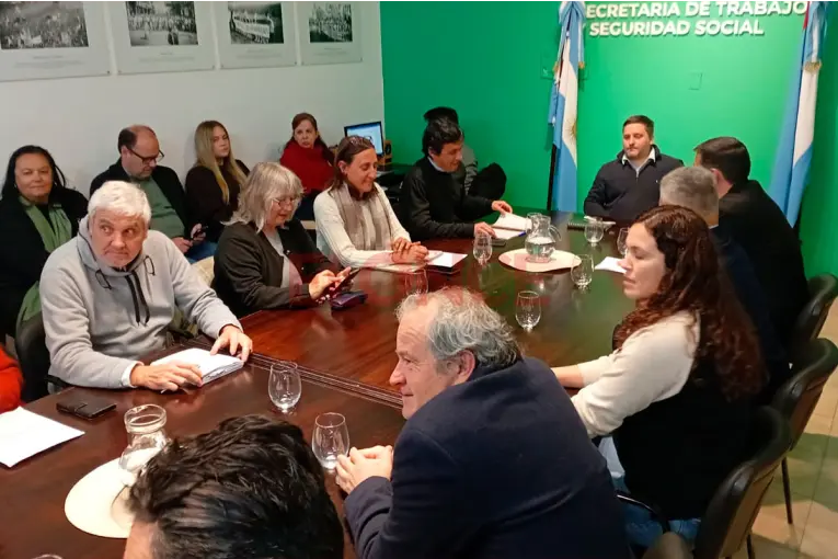 Docentes y Gobierno retoman la negociación salarial este jueves