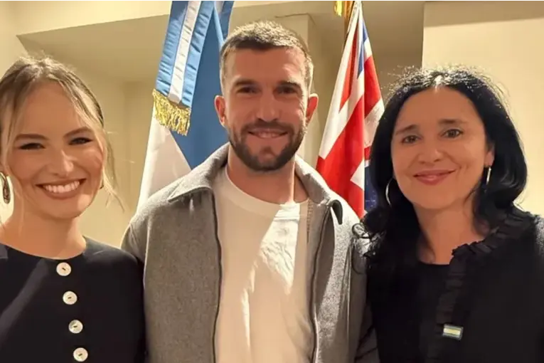 Tim Payne volvió a acercarse a los argentinos con un gesto especial por el 9 de julio