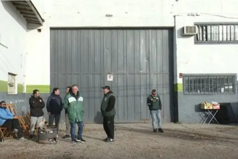 Una empresa de logística profundizó los recortes y ya habría despedido a más de 200 trabajadores
