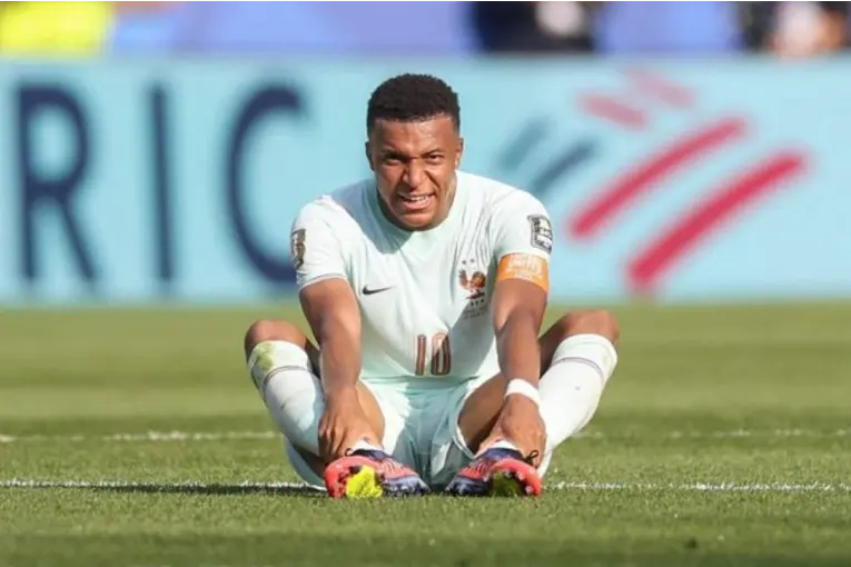 Mbappé reveló cómo está después del fuerte golpe en el tobillo ante Marruecos que lo obligó a salir