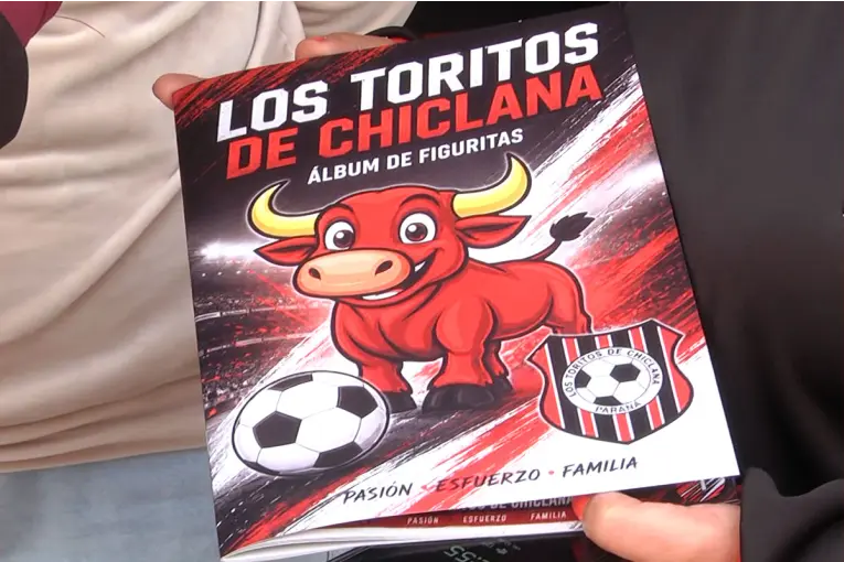 El Club Toritos de Chiclana lanzó su álbum de figuritas y celebró el éxito del 42º torneo de fútbol infantil