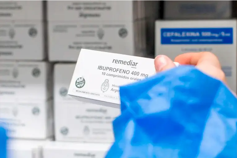 El Plan Remediar sufrió un recorte del 72% y entregó 52% menos tratamientos