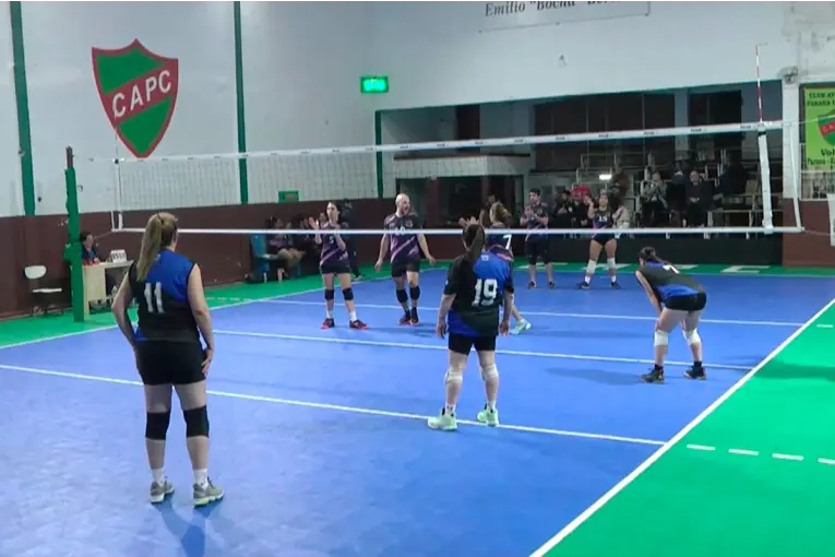 Torneo de vóley mixto en Paraná Central: Carpinches ganó en la Liga Abierta y el club reunió a casi 100 equipos